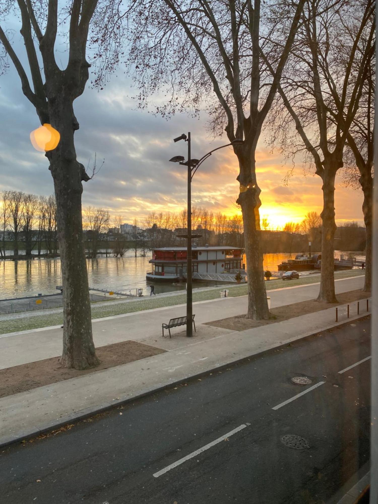 Balcon Vue Loire Parking A 50M Apartment Orleans Bagian luar foto